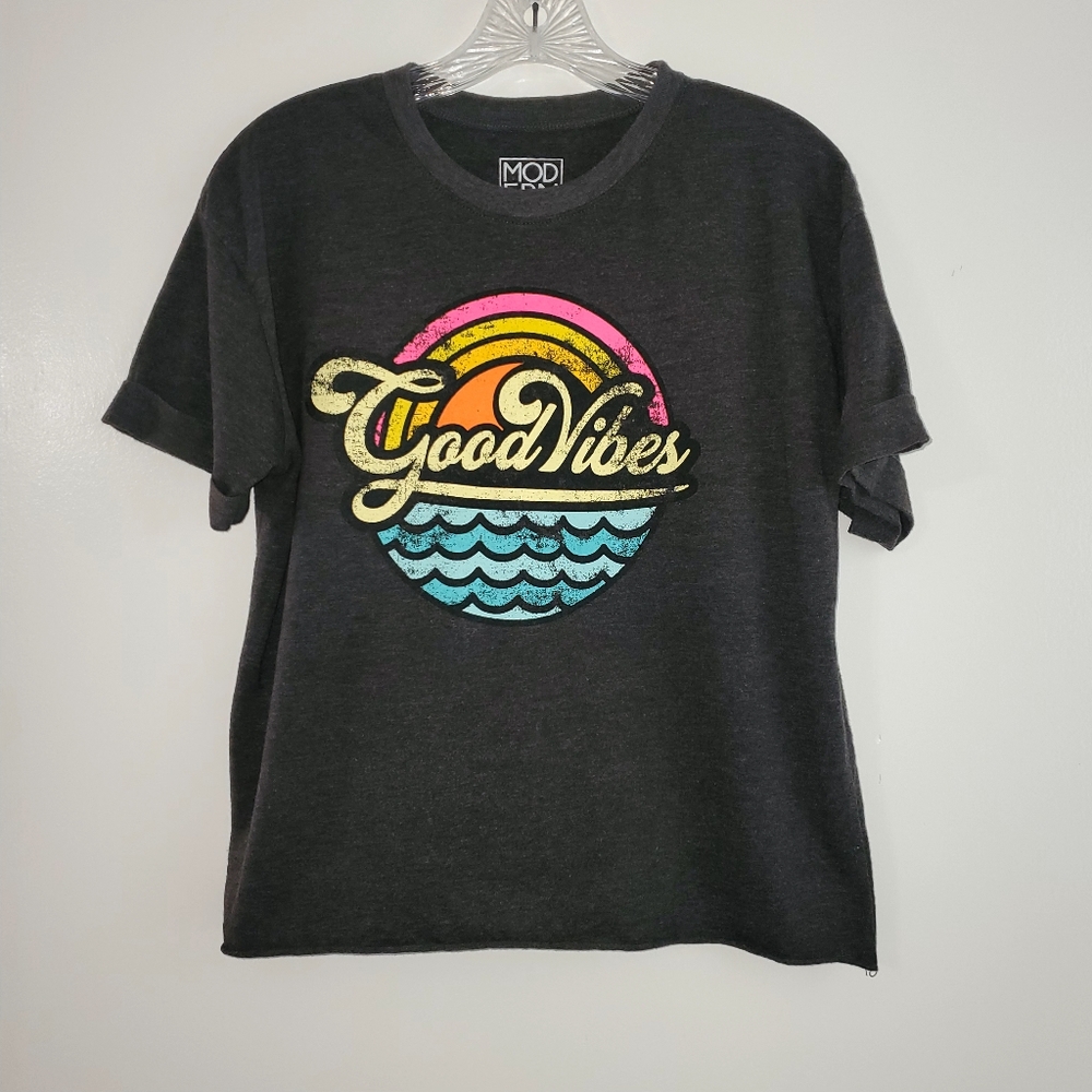 Women's Juniors Modern Lux Graphic T-shirt Size Medium